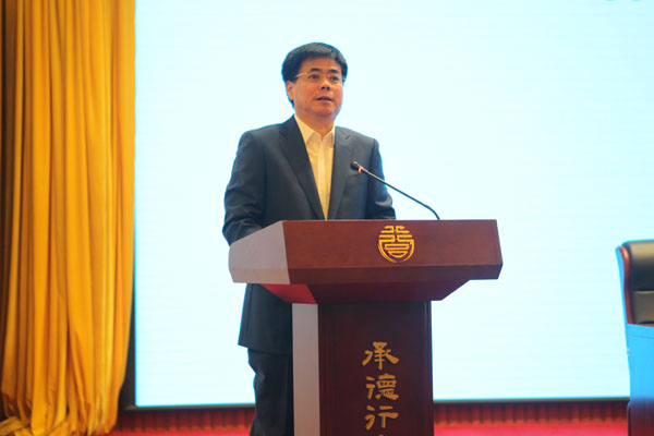 4赵振清介绍我区股改经验.jpg